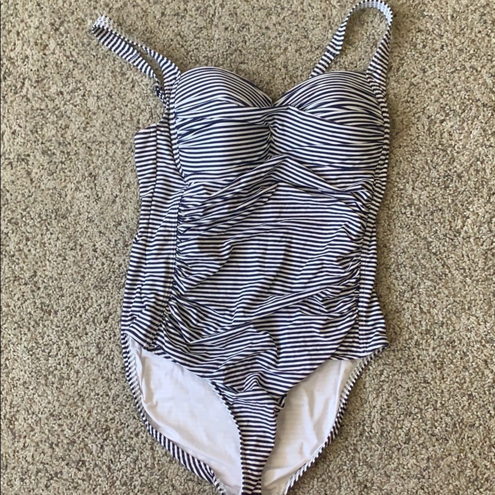 Swim suit